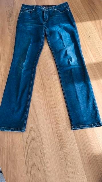 Heel mooie jeans broek merk Blue IV mt 44 als nieuw beschikbaar voor biedingen