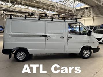 Renault Trafic 2.5 Diesel | Oldtimer | Lichte Vracht | Trekh beschikbaar voor biedingen