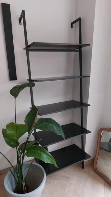 Nieuwe wandkast. Getest voor interieur maar niet gebruikt. beschikbaar voor biedingen