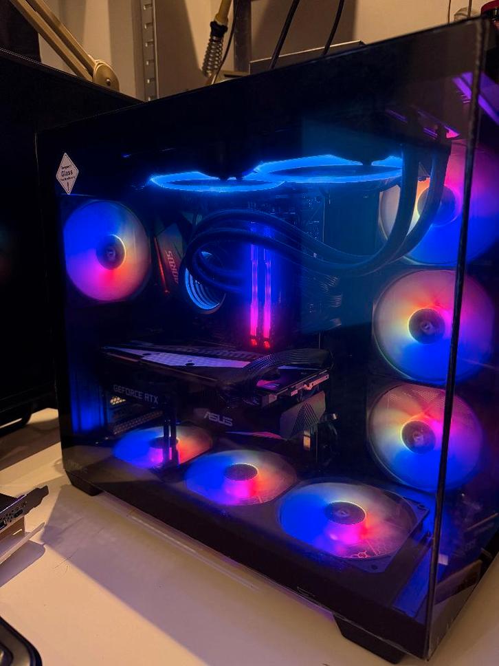 Goede Game PC, I7-10700K, RTX2080TI, 32Gb DDR4 RGB, Computers en Software, Desktop Pc's, Zo goed als nieuw, 3 tot 4 Ghz, HDD, SSD