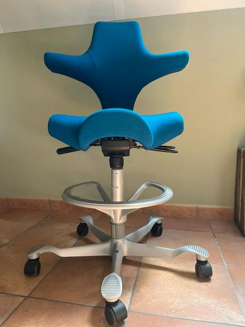 HAG capisco 8106 ergonomische bureaustoel met voet ring, Huis en Inrichting, Bureaustoelen, Zo goed als nieuw, Bureaustoel, Blauw
