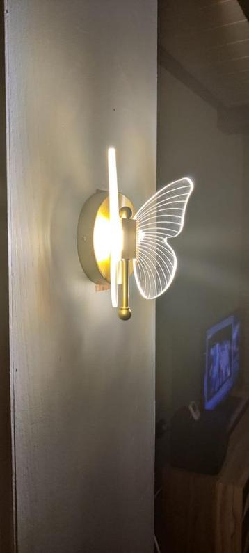 2 wandlampen in de vorm van een vlinder, Enlèvement, Comme neuf, Synthétique, Modern