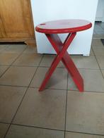 klapstoel,Suzy Stool Jaren 80, Huis en Inrichting, Stoelen, Ophalen of Verzenden, Gebruikt, Rood, Hout