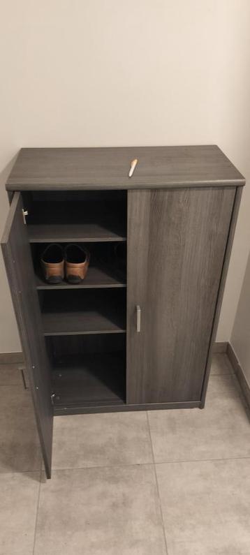 Schoenenkast beschikbaar voor biedingen