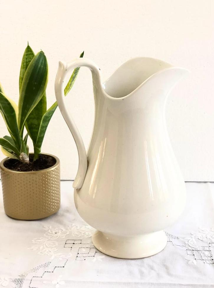 Sierlijke waterkan van Societé Ceramique Maastricht, Antiek en Kunst, Antiek | Keramiek en Aardewerk, Ophalen of Verzenden