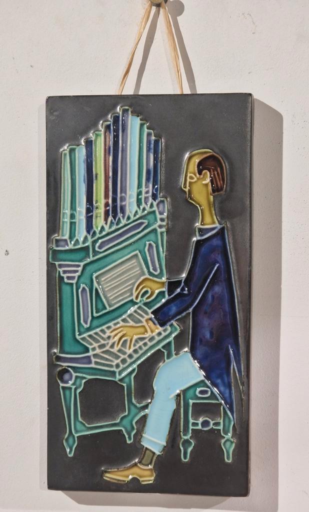 Piano of orgel speler keramiek tegel 20 x 11 x 2  keramisch, Antiquités & Art, Antiquités | Assiettes décoratives & Carrelages