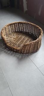 Rieten hondenmand 70 x 60 cm (+ kussens), Ophalen, Gebruikt