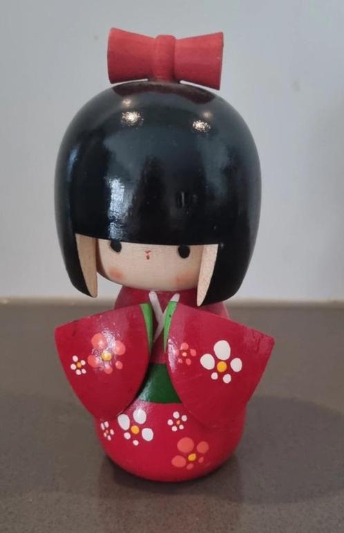 Poupée japonaise Kokeshi Kosode (kimono manches courtes), Antiquités & Art, Art | Sculptures & Bois, Enlèvement ou Envoi