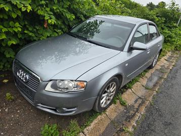 AUDI A4 2.0 TDI S LINE / MOTEUR CASSÉ / POUR PIECES / 599 € beschikbaar voor biedingen