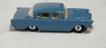 DINKY TOYS UK MERCEDES 220SE REF 186 beschikbaar voor biedingen