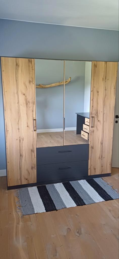 Kleerkast jeugdkamer Butte, Huis en Inrichting, Kasten | Kleerkasten, Zo goed als nieuw, 150 tot 200 cm, 150 tot 200 cm, 50 tot 75 cm
