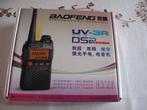Baofeng UV-3R, Telecommunicatie, Portofoons en Walkie-talkies, 15 km of meer, Ophalen of Verzenden, Zo goed als nieuw, Portofoon of Walkie-talkie
