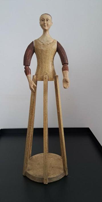 Santos cage doll beschikbaar voor biedingen