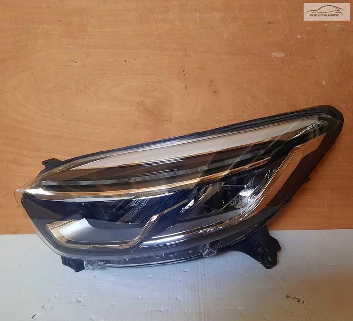 Koplamp links LED Renault Captur FL v.a 2017 260606152R, Auto-onderdelen, Verlichting, Renault, Gebruikt, Herkomst onderdeel bekend