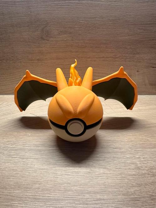 Pokemon Charizard Ball Nintento Switch Case, Kinderen en Baby's, Speelgoed | Actiefiguren, Zo goed als nieuw, Ophalen of Verzenden