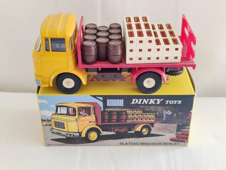 Dinky Atlas _ Berliet „Mineraalwaterbrouwer” _ ref.588, Hobby en Vrije tijd, Modelauto's | 1:43, Zo goed als nieuw, Bus of Vrachtwagen