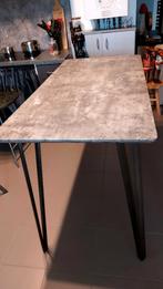 Hoge tafel met metalen poten, Ophalen, Gebruikt