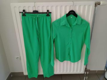 broek en blouse kinderen beschikbaar voor biedingen