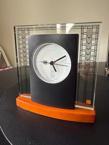 Bureelklokje Bulova quartz  beschikbaar voor biedingen