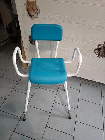 Chaise de douche avec 4 pieds réglables en hauteur (nikel)