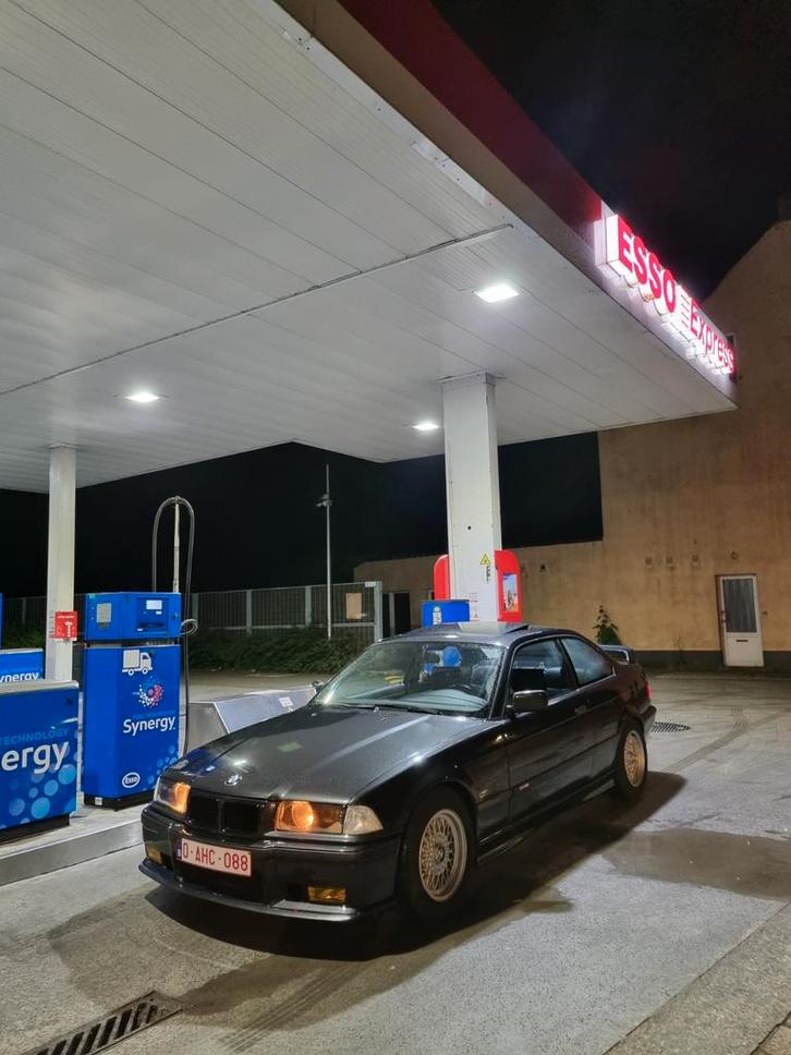 BMW E36 coupe 325i non vanos, Autos, BMW, Particulier, Alcantara, Enlèvement ou Envoi