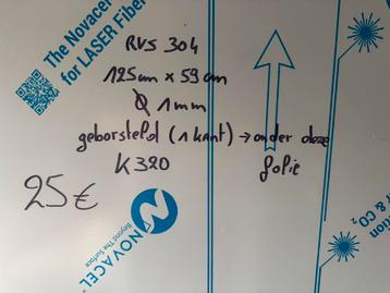 nieuwe platen RVS 304 geborsteld K320 125 cm x 59 cm x 1 mm beschikbaar voor biedingen