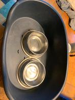 Hondenmand en twee drink, eetbakjes, Ophalen, Gebruikt