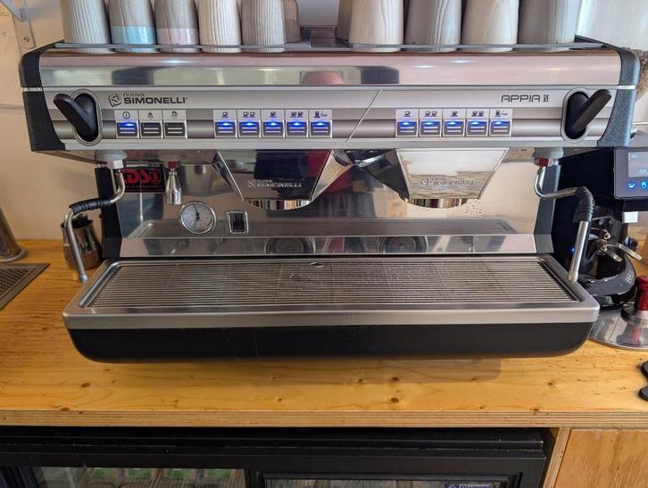 SIMONELLI 2GR koffiezetapparaat, Zakelijke goederen, Horeca | Food, Dranken, Ophalen