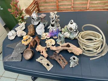 Aquariumdecoratie beschikbaar voor biedingen