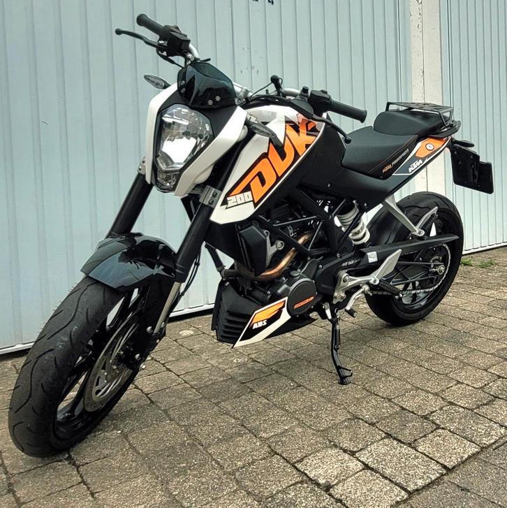 Ktm Duke 200cc a2 rijbewijs  in perfecte staat., Motoren, Motoren | KTM, Particulier, Ophalen
