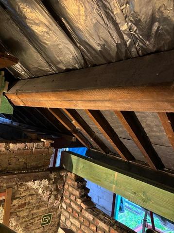 5 antieke houten balken beschikbaar voor biedingen