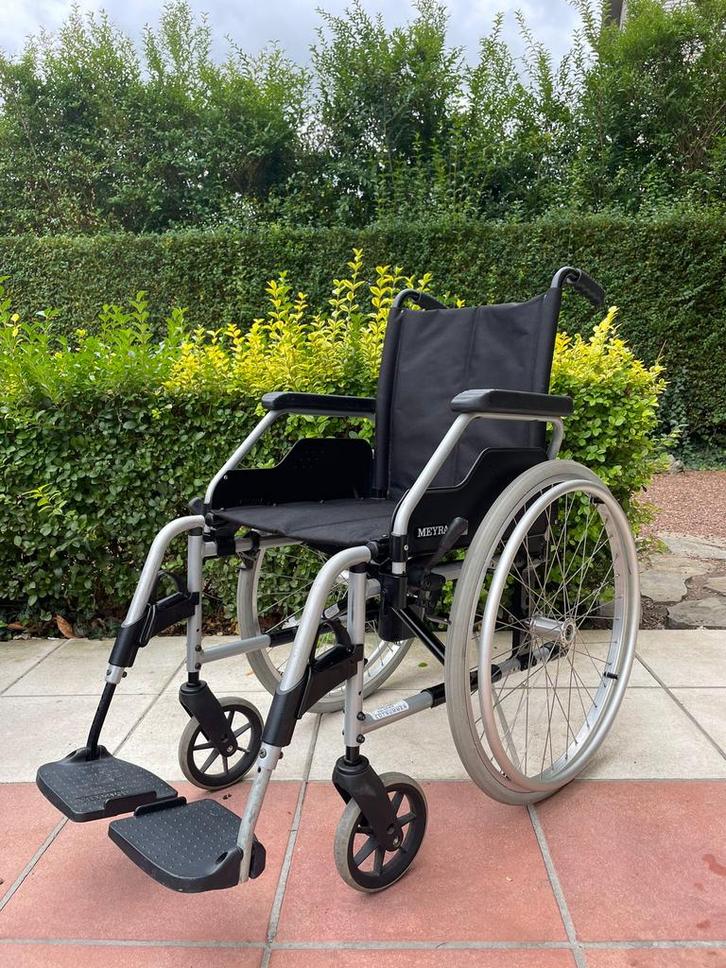 Meyra opvouwbare rolstoel nieuwstaat, Diversen, Rolstoelen, Zo goed als nieuw, Handbewogen rolstoel, Inklapbaar