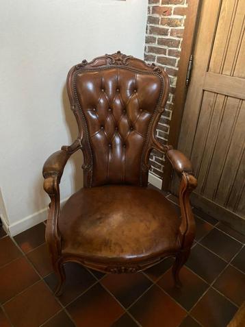 Bruine, lederen fauteuil beschikbaar voor biedingen