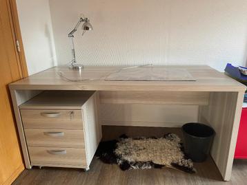 Bureau beschikbaar voor biedingen