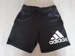 Zwarte short Adidas 128, Kinderen en Baby's, Kinderkleding | Maat 128, Broek, Adidas, Ophalen of Verzenden, Zo goed als nieuw