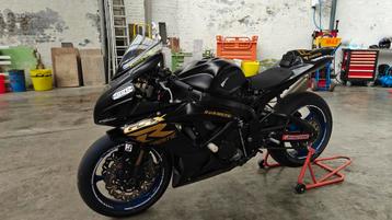 Circuitmotor suzuki gsxr750 k7 te koop beschikbaar voor biedingen