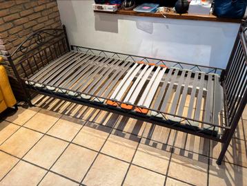 Lit fer forgé 1 per + sommier + matelas.  beschikbaar voor biedingen