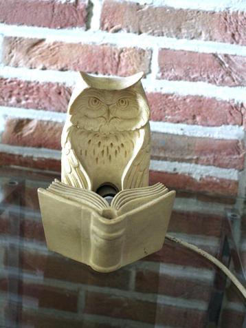 Wijze, lezende Uil  lamp.  beschikbaar voor biedingen