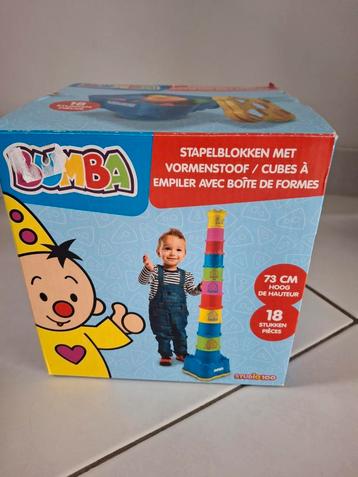 Bumba stapelblokken met vormen beschikbaar voor biedingen
