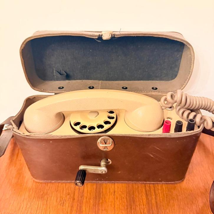 VINTAGE TELEFOON FAVA BL/BCA 80 1978 TESTTOESTEL MET KOFFER, Antiek en Kunst, Antiek | Tv's en Audio, Verzenden
