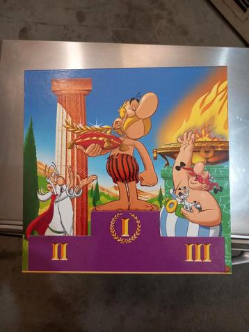 Asterix 2 euro lege doos.

Beschikbaar in 1080 Bruxelles in  beschikbaar voor biedingen