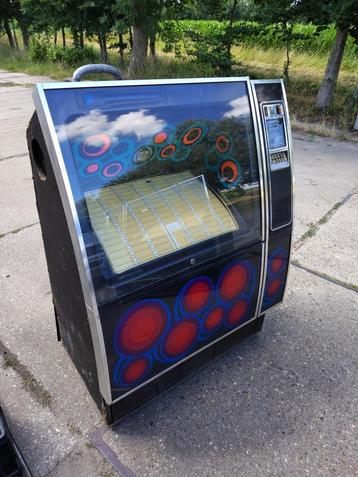 Gezocht : Rowe- AMi R82/ R83 jukebox   beschikbaar voor biedingen