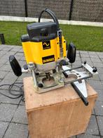 Zware bovenfrees dewalt, Doe-het-zelf en Bouw, Ophalen, Zo goed als nieuw, Elektrisch, Bovenfrees