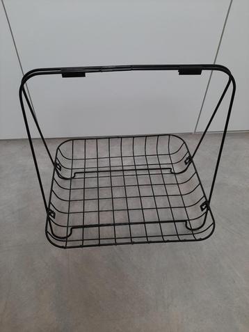 krantenrek vintage beschikbaar voor biedingen