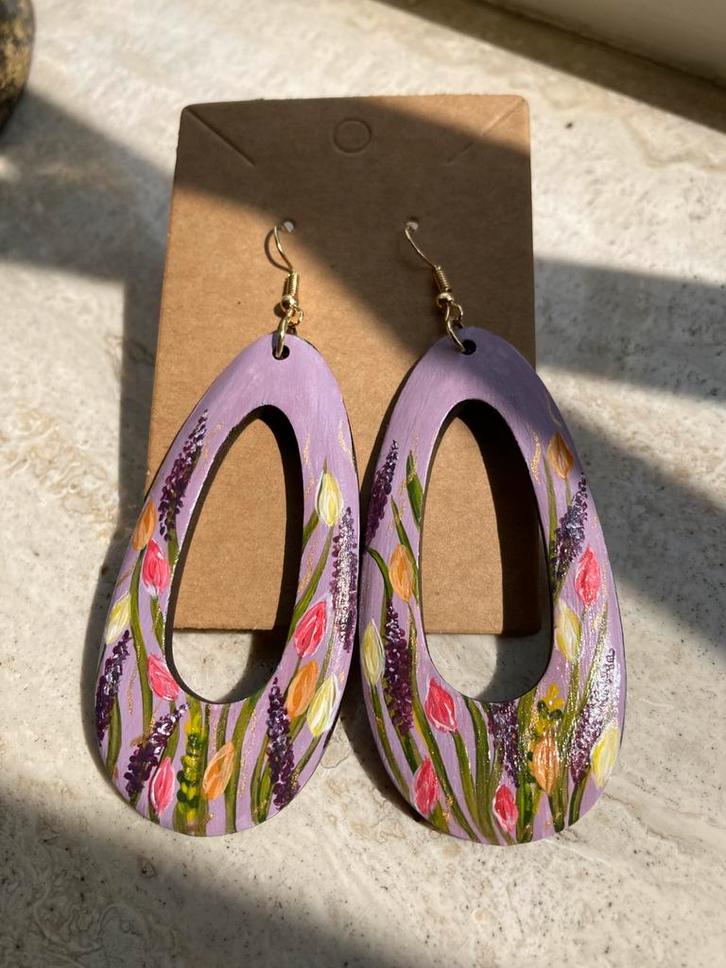 Handbeschilderde Oorbellen Botanical Purple ByJ&S Nieuw🌷, Handtassen en Accessoires, Oorbellen, Nieuw, Hangers, Overige materialen