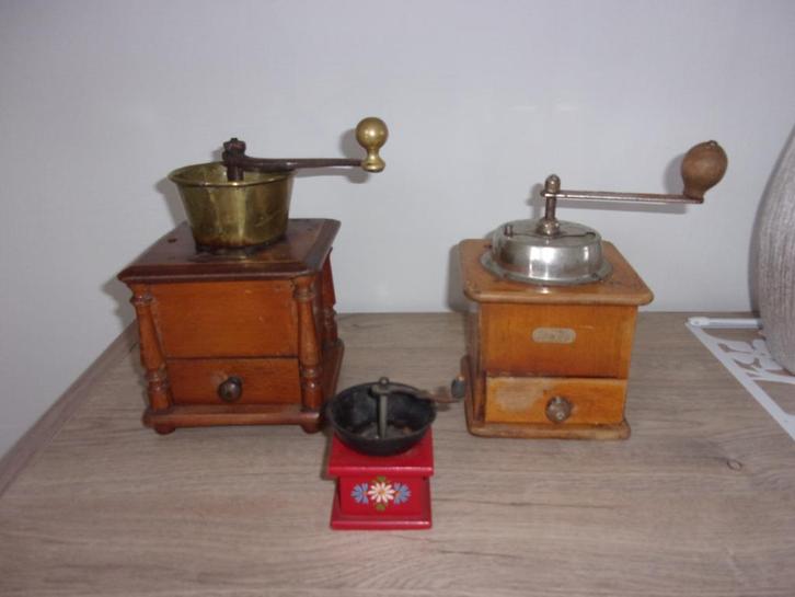 2 oude vintage koffiemolens, Antiek en Kunst, Antiek | Keukengerei, Ophalen of Verzenden