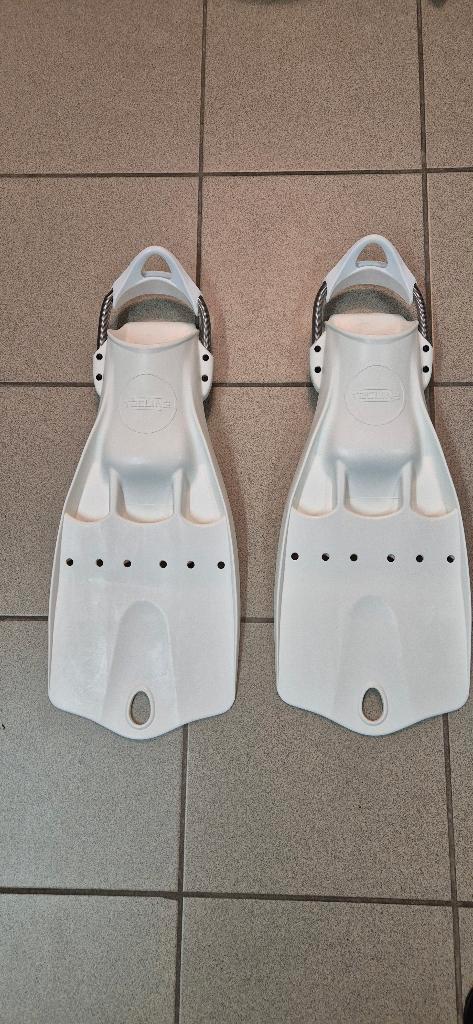 Palmes Tecline Lightjet - ailerons taille L, Sports nautiques & Bateaux, Plongée, Comme neuf, Palmes de natation ou de plongée