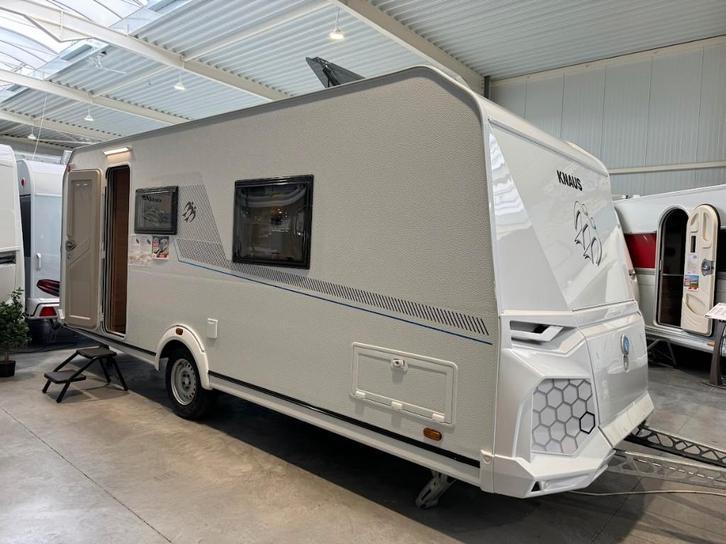 Knaus Yaseo 500, Caravanes & Camping, Caravanes, Entreprise, jusqu'à 4, 1000 - 1250 kg, Siège de train, Knaus, Lit transversal
