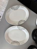 2 borden setten gratis af te halen!, Huis en Inrichting, Ophalen, Gebruikt