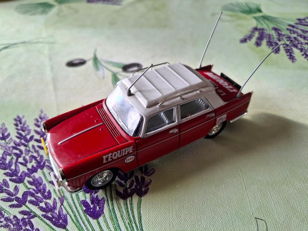 Peugeot 404 Berline 1962 rood wit "Tour de France" (Norev), Enlèvement ou Envoi, Neuf, Voiture, Norev